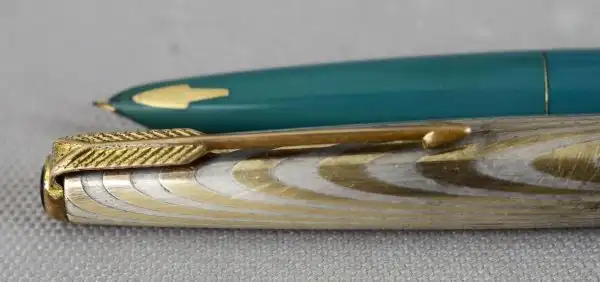 Vintage Parker 61  fountain pen 12K gold filled rainbow cap 14K Gold nib - Image 6