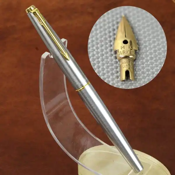 Vintage  parker 45 flighter fountain pen 14Karat solid gold F nib - Image 3