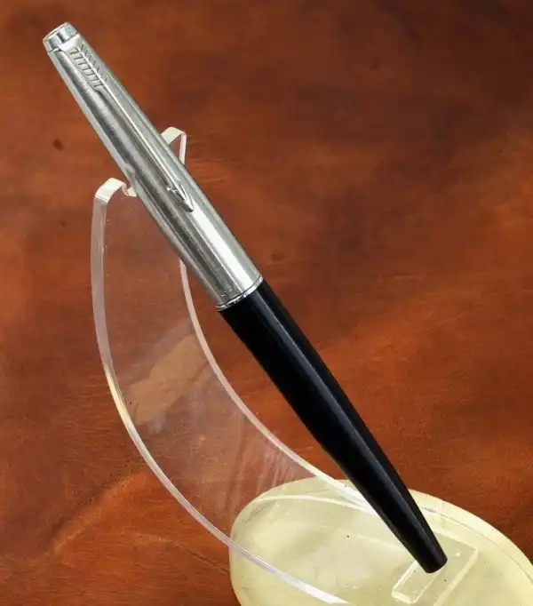 Fountain pen parker 45 vintage fountain pen F nib  - Black barrel - Image 3