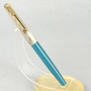 vintage-parker-61-capillary-filler-fountain-pen-with-Rainbow-Gold-fill-cap-solid-gold-nib