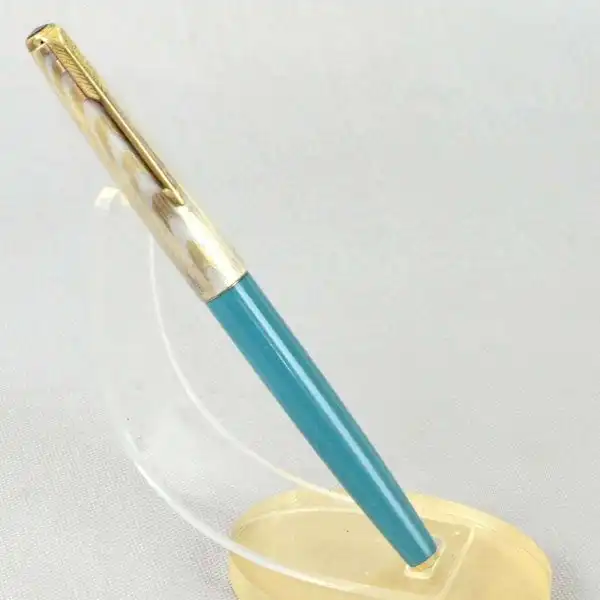 Vintage Parker 61  fountain pen 12K gold filled rainbow cap 14K Gold nib - Image 2