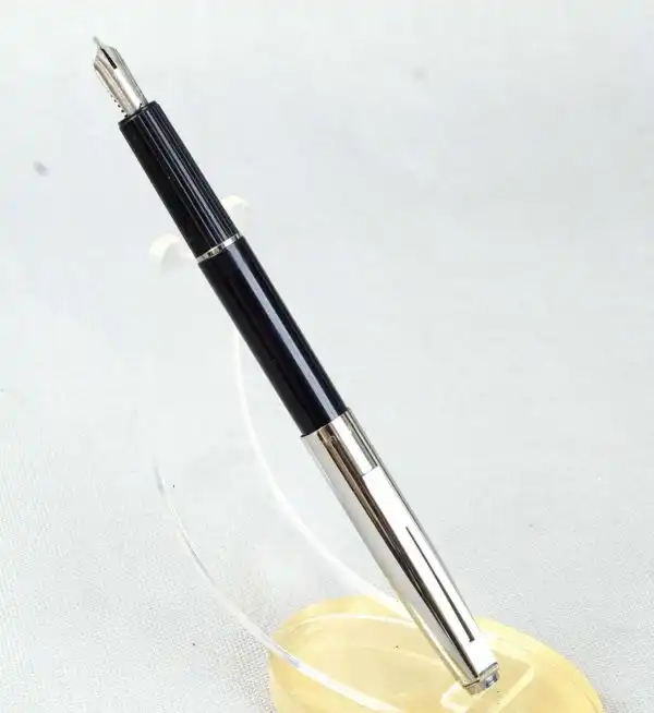 vintage platignum  calligraphy  fountain pen with italic M  Nib - Image 3