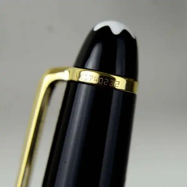 Montblanc Meisterstück 144 Piston converter fountain pen 14K gold dualtone M nib - Unused New - Image 10