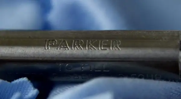 Vintage parker 21 fountain pen - black - Image 10