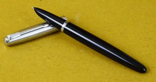 Vintage parker 21 fountain pen - black - Image 4