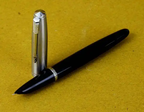 Vintage parker 21 fountain pen - black - Image 3