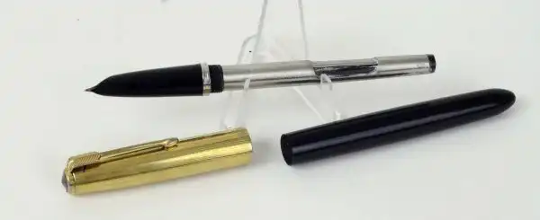 Vintage parker 51 aerometric filling fountain pen  14 Karat gold F nib - Image 3