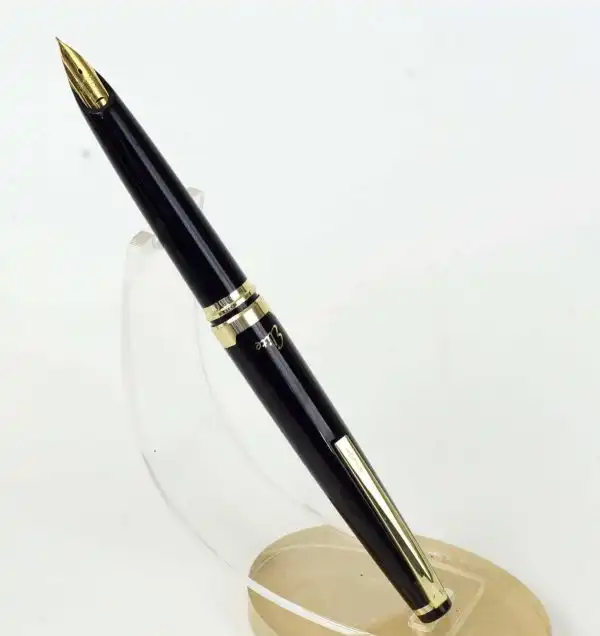 pilot Elite 18K  pocket fountain pen with 18K solid gold F nib  - NOS - Image 2
