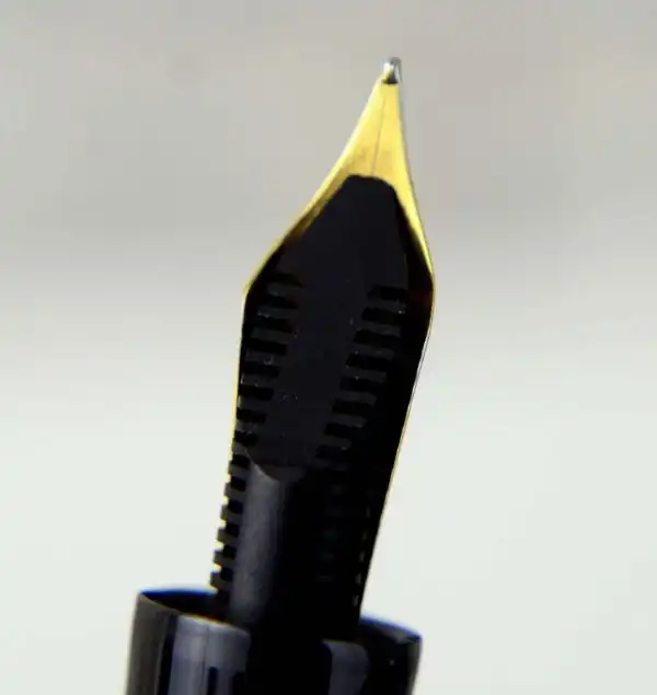 Senator President piston filler  fountain pen iridium dualtone M nib - Image 6