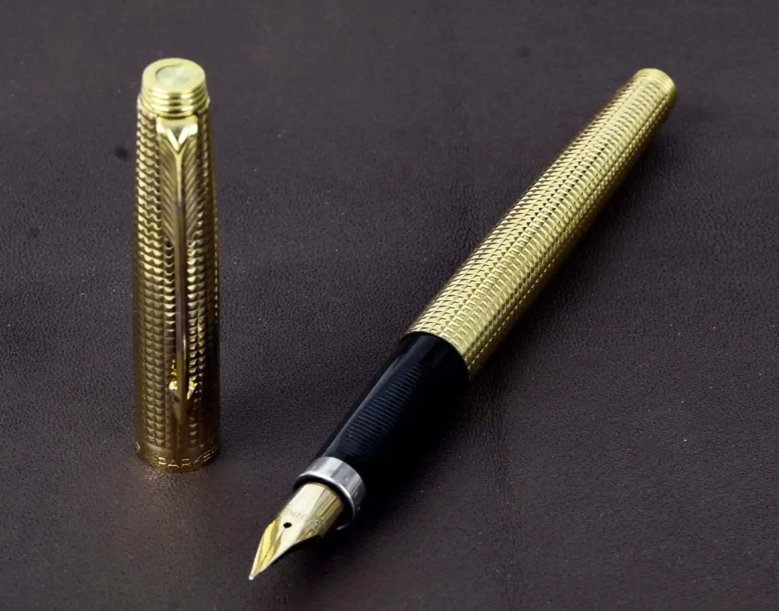 Vintage parker 75 Diamante 18K gold filled fountain pen  with 18K F nib - NOS unused - Image 7