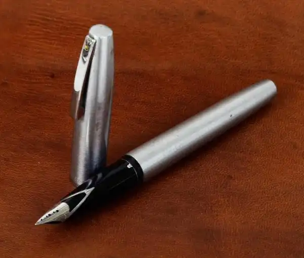 Vintage Sheaffer Imperial 444  fountain pen with Steel Inlaid f nib - Image 4