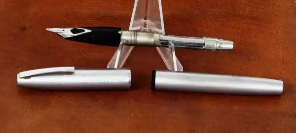 Vintage Sheaffer Imperial 444  fountain pen with Steel Inlaid B nib - Image 7