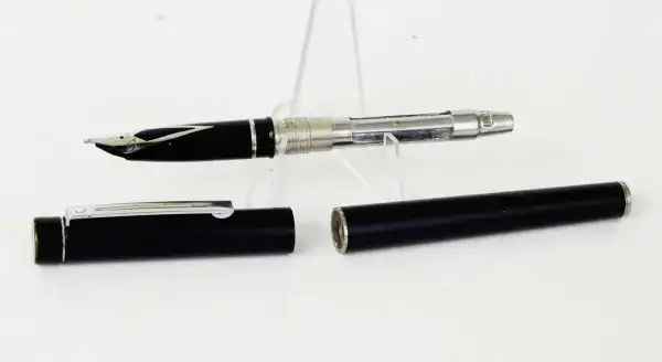 Vintage sheaffer targa fountain pen 1002 black lacquer barrel B Nib - Image 4