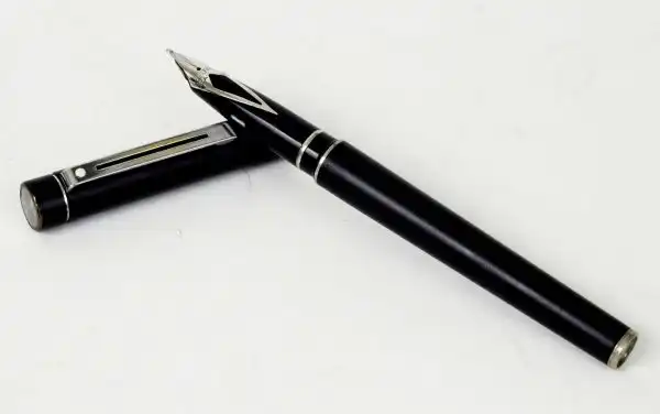 Vintage sheaffer targa fountain pen 1002 black lacquer barrel B Nib - Image 3