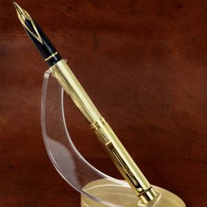 Vintage-sheaffer-targa-fountain-pen-1005-gold-plated-barrel-14K-solid-gold-Broad-nib