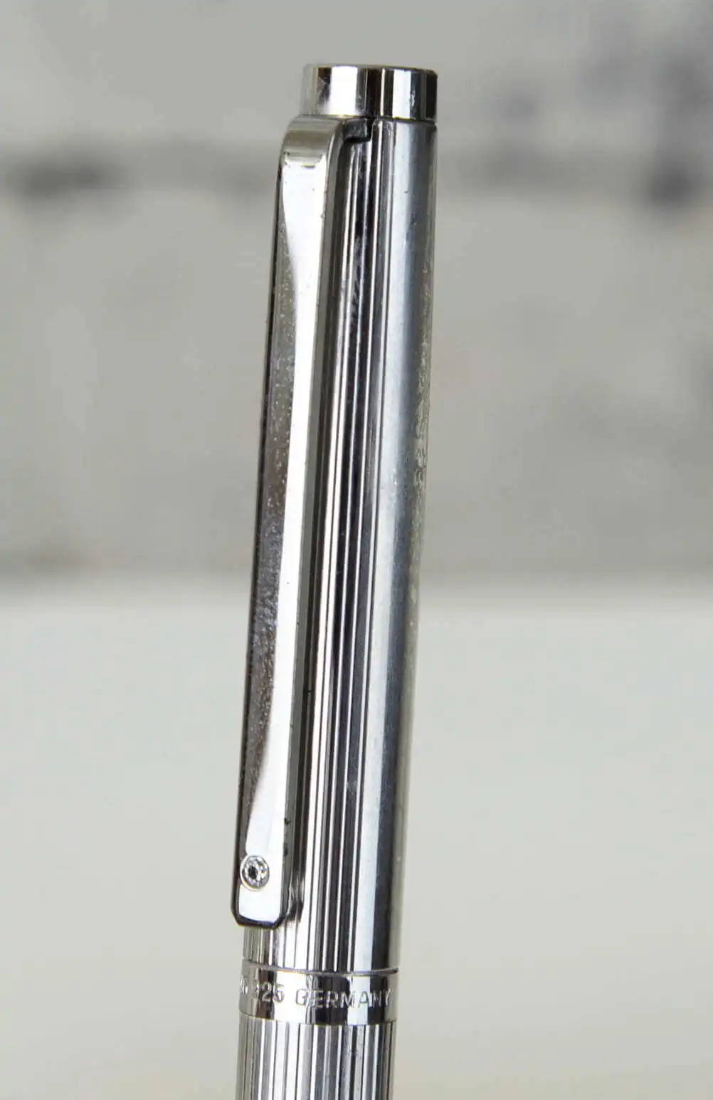 Vintage Omega Sterling 925 barrel  fountain pen with platinum F nib - 1980 - Image 5