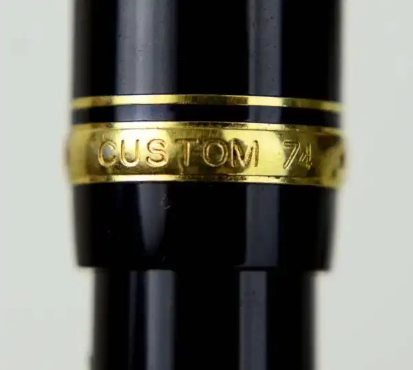 Vintage Pilot Custom 74 black barrel fountain pen -  14K 585 solid gold M nib - Image 12