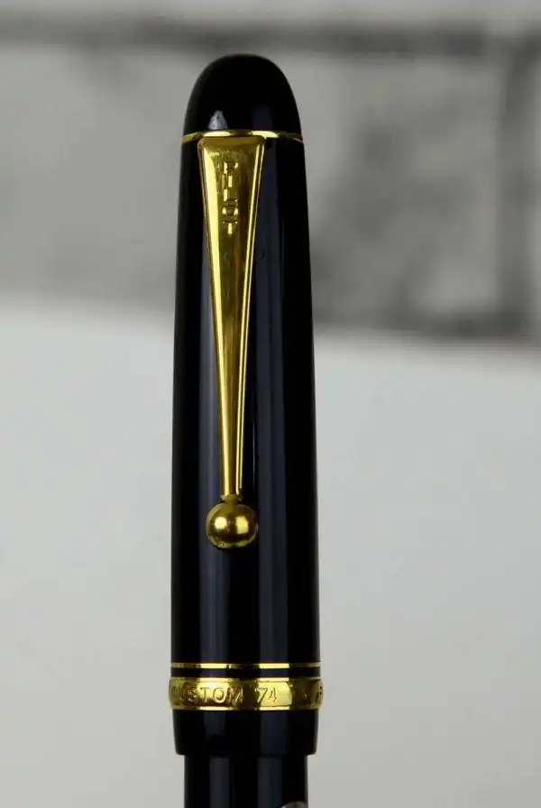 Vintage Pilot Custom 74 black barrel fountain pen -  14K 585 solid gold M nib - Image 5