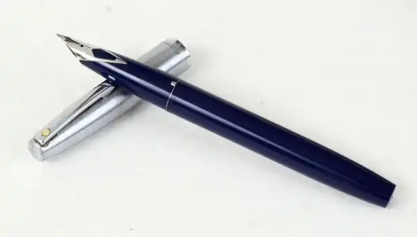 Sheaffer Vintage imperial 440 blue barrel fountain pen - USA - inlaid F nib - Image 3