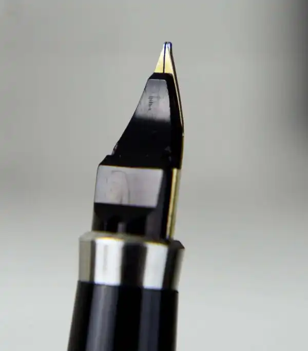 Vintage Hero 400  Fountain pen  - genuine 14K gold M nib - Image 7