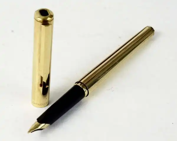 parker 95 flighter 12K gold filled  fountain pen  with 23K gold plated M nib - Image 4