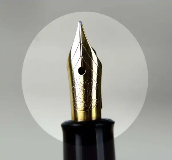 Vintage Pelikan tradition 140  piston filler fountain pen with 14K 585  EF nib - Image 5