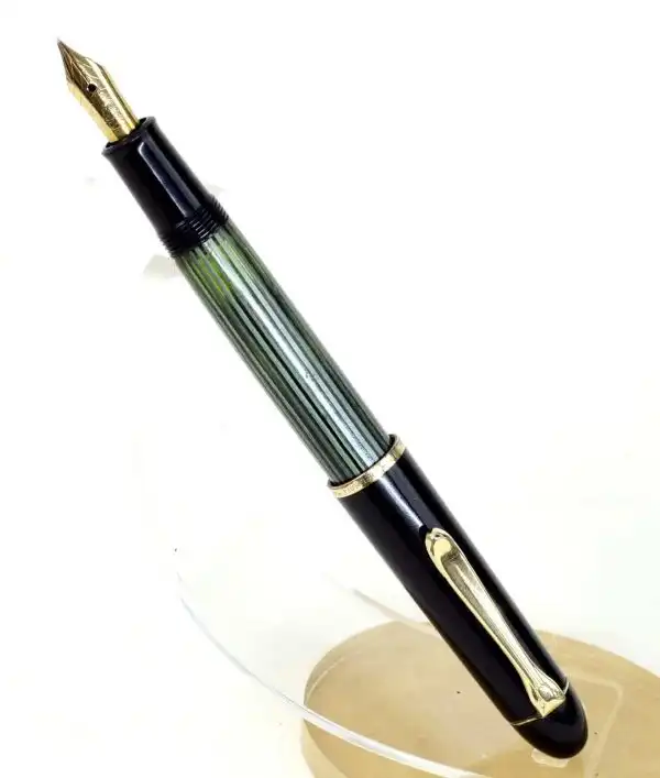 Vintage Pelikan tradition 140  piston filler fountain pen with 14K 585  EF nib - Image 2