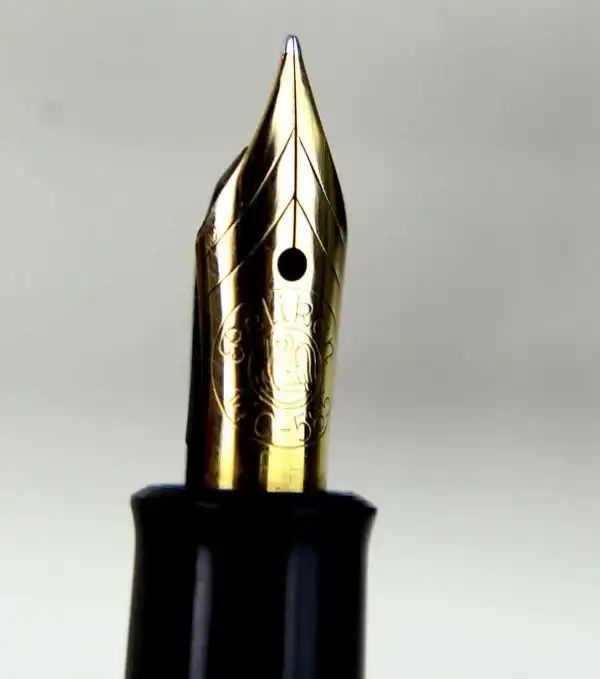 Vintage Pelikan tradition 140  piston filler fountain pen with 14K 585  EF nib - Image 6