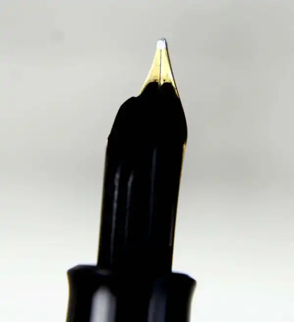 Vintage Pelikan tradition 140  piston filler fountain pen with 14K 585  EF nib - Image 7