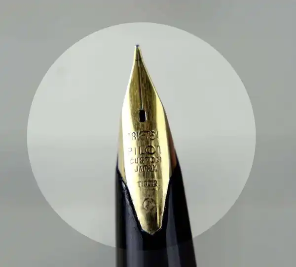 Vintage Pilot Elite Custom  fountain pen -  18K 750 solid gold M nib - Image 7