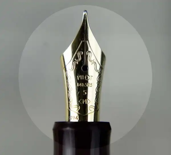 Vintage Pilot Custom 74 burgundy  fountain pen -  14K 585 solid gold M nib - Image 8
