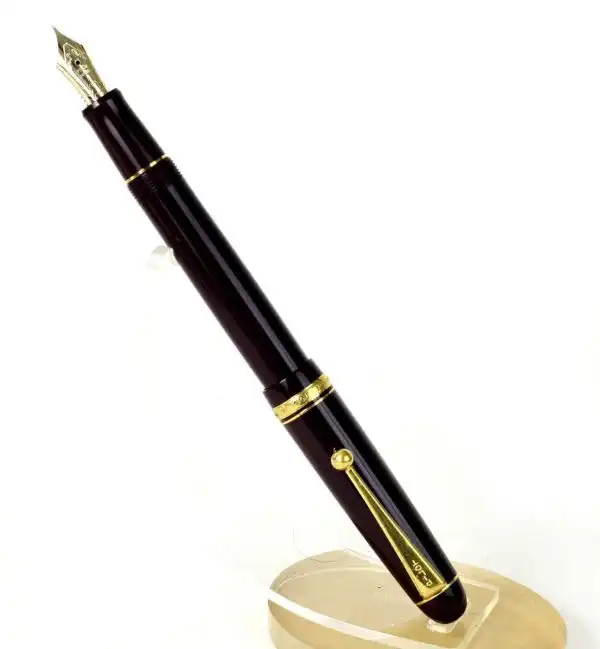 Vintage Pilot Custom 74 burgundy  fountain pen -  14K 585 solid gold M nib - Image 2