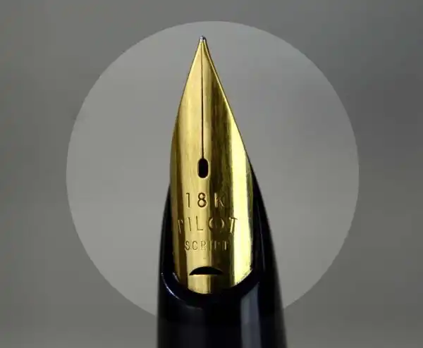 pilot Elite 95s 18K pocket fountain pen with 18K solid gold Script nib - Image 6