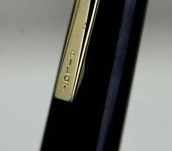 pilot Elite 95s 18K pocket fountain pen with 18K solid gold Script nib - Image 8