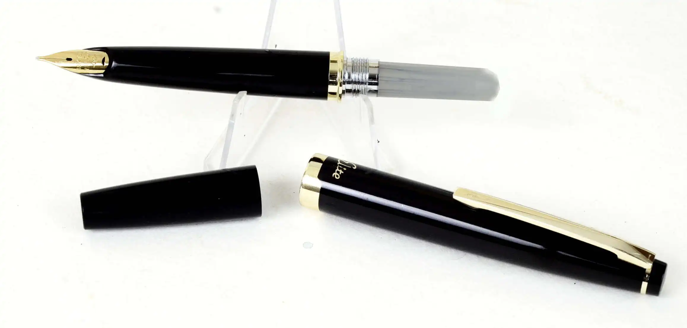 Vintage pilot Elite 95s  posted fountain pen with 18K solid gold M nib - Image 4