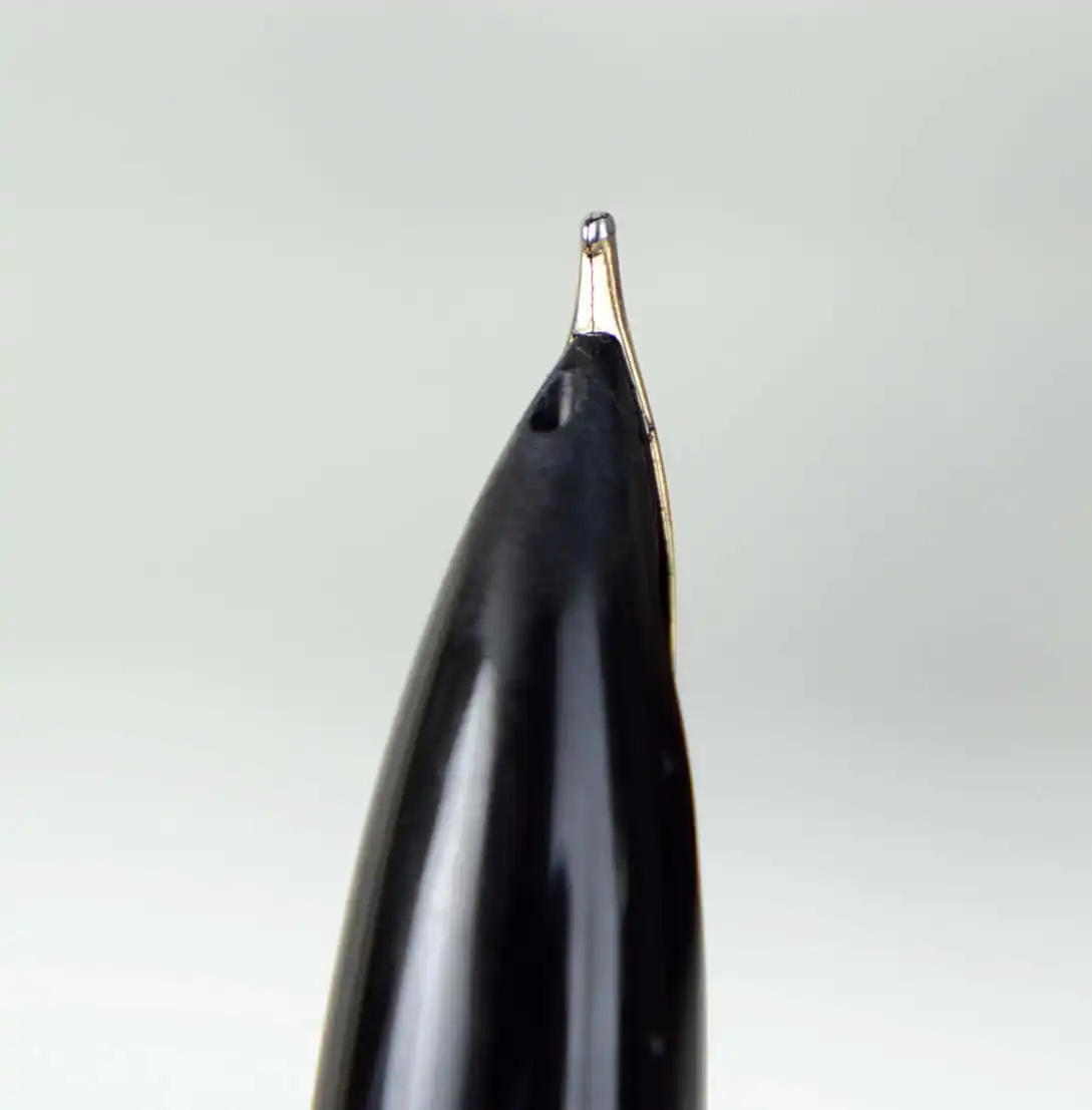Vintage pilot Elite 95s  posted fountain pen with 18K solid gold M nib - Image 7