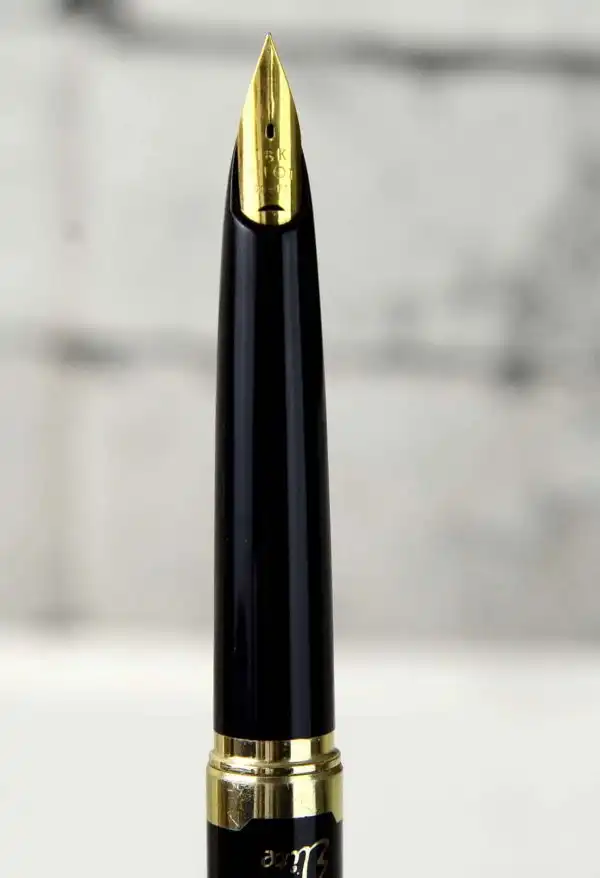 pilot Elite 95s 18K pocket fountain pen with 18K solid gold Script nib - Image 5