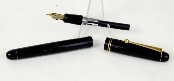 Vintage Pilot Namiki Custom 67 black barrel fountain pen -  14K 585 solid gold M nib - Image 5