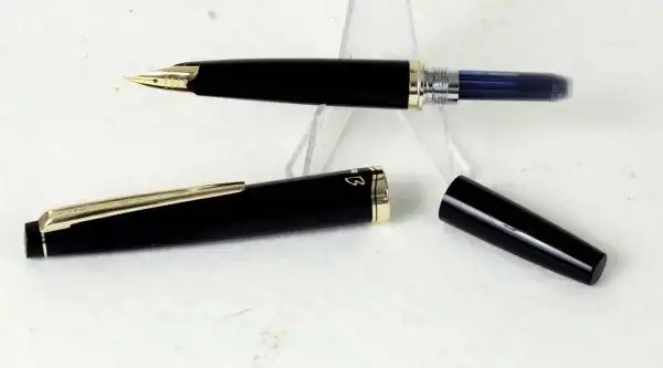 Vintage pilot Elite 95s  pocket fountain pen with 14K solid gold F nib - Image 4