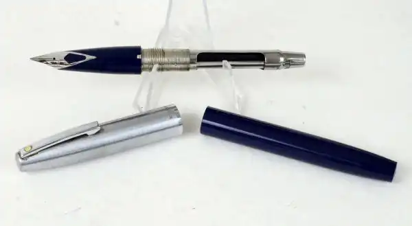 Sheaffer Vintage imperial 440 blue barrel fountain pen - USA - inlaid F nib - Image 4
