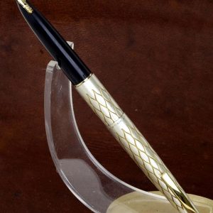 vintage-sheaffer-lady-642-fountain-pen-satin-tulle-silver-barrel-14K-gold-Medium-nib