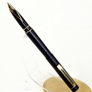 vintage-sheaffer-targa-1003-GP-black-barrel-fountain-pen-14K-solid-gold-Fine-nib