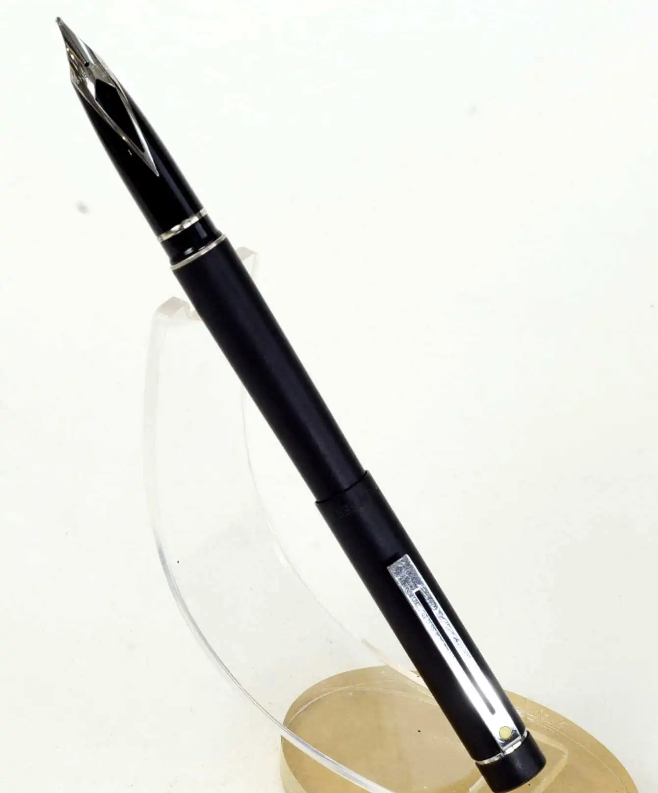 Vintage sheaffer targa fountain pen 1002 black lacquer barrel B Nib - Image 2