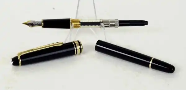 Montblanc Meisterstück 144  fountain pen 14K gold dualtone M nib - Mint - Image 4