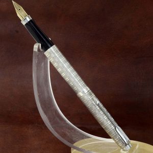 vintage-parker-75-prince-of-wales-sterling-silver-fountain-pen-14K-solid-gold-XtraFine-nib