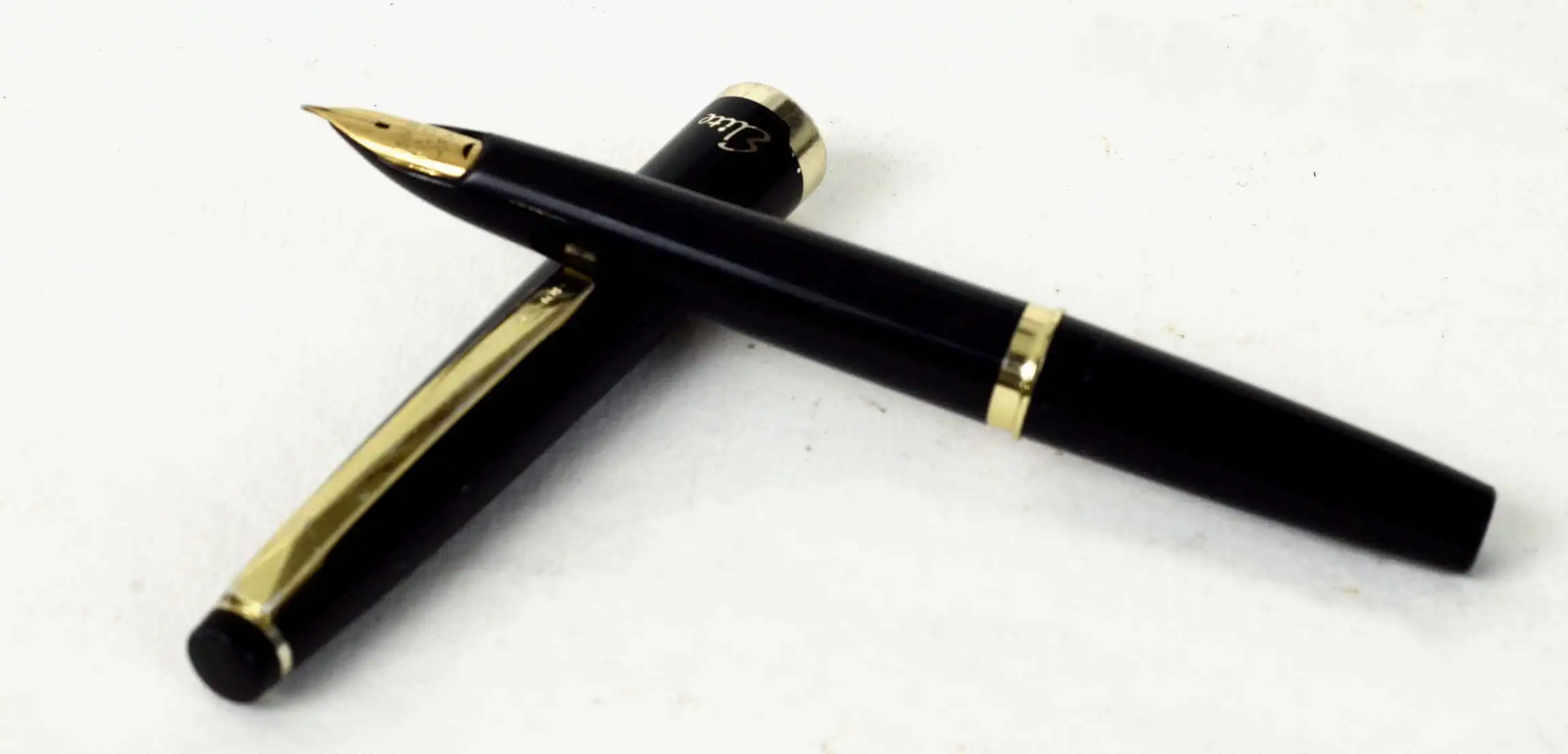 pilot Elite 18K pocket fountain pen with 18K solid gold F nib - Image 3