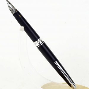 vintage-pilot-MYU-black-fountain-pen-with-Pilot-hooded-Fine-nib