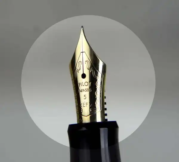 Vintage Pilot Custom 74 black barrel fountain pen -  14K 585 solid gold EF nib - Image 11