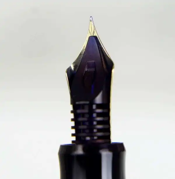 Vintage Pilot Custom 74 black barrel fountain pen -  14K 585 solid gold EF nib - Image 6