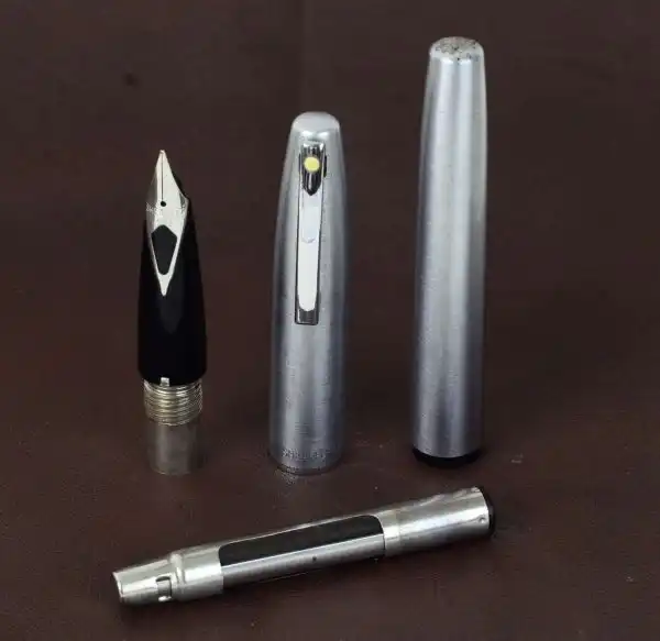 Vintage Sheaffer Imperial 444  fountain pen with Steel Inlaid M nib - Used - Image 2